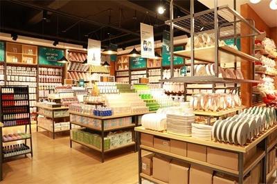 比多快時尚百貨加盟 搶占市場先機的明智之選